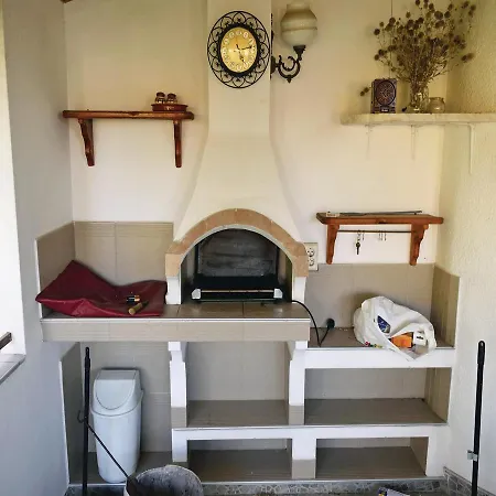 Two-bedroom Holiday In Krapets *